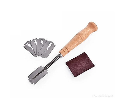 ŽILETKOVÝ NOŽÍK na nařezávání nakynutého těsta, + 5 žiletek